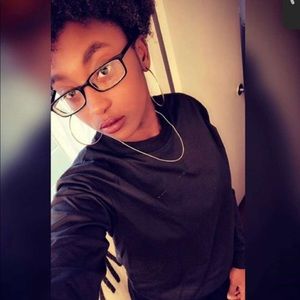 Meet your Posher, Ceirra